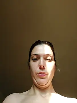 Snapshot of JoLeNe27 chatting on 03-06-25, 06:41 JoLeNe27 online show from 03-06-25, 06:41