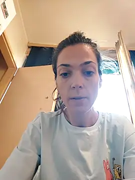 Snapshot of JoLeNe27 chatting on 09-19-25, 04:47 JoLeNe27 online show from 09-19-25, 04:47