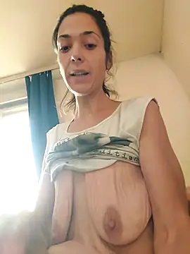 Snapshot of JoLeNe27 chatting on 09-21-25, 04:58 JoLeNe27 online show from 09-21-25, 04:58