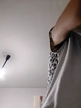 Snapshot of JoLeNe27 chatting on 10-07-25, 05:54 JoLeNe27 online show from 10-07-25, 05:54