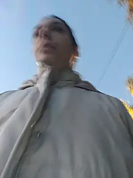 Snapshot of JoLeNe27 chatting on 10-16-25, 04:35 JoLeNe27 online show from 10-16-25, 04:35