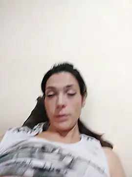 Snapshot of JoLeNe27 chatting on 10-22-25, 04:51 JoLeNe27 online show from 10-22-25, 04:51