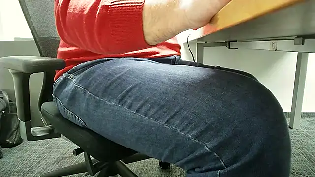 69bezfleku online show from 02-10-25, 04:25