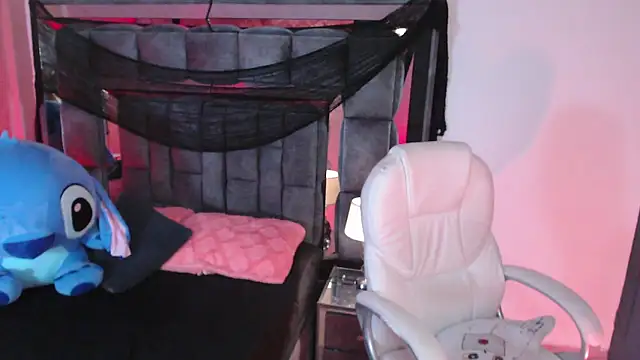 Christaly  online show from 10-23-25, 09:52