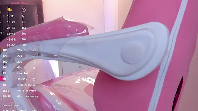 isa bunny online show from 02-19-25, 06:33