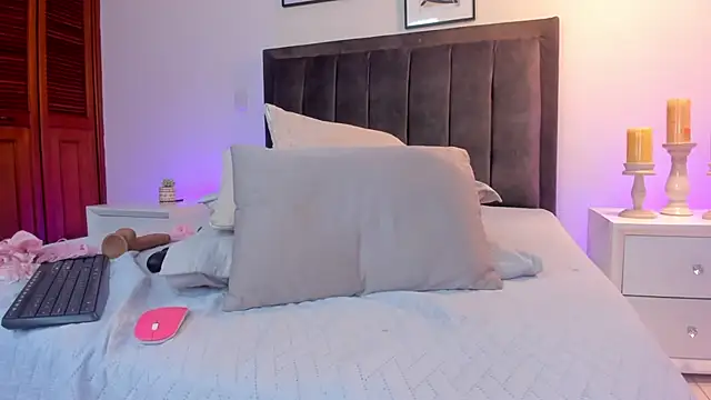 isa bunny online show from 02-25-25, 07:09