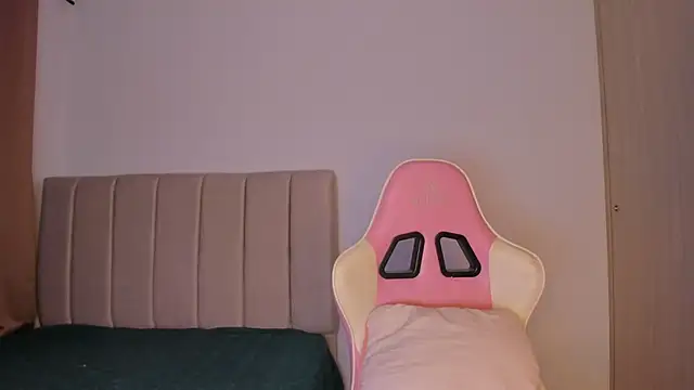 isa bunny online show from 04-17-26, 04:48