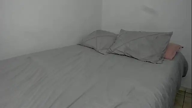 Snapshot of Dephne__ chatting on 02-09-26, 10:25 Dephne online show from 02-09-26, 10:25