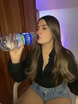 Miss valeriaa online show from 10-16-25, 02:40