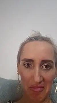 Snapshot of IsabelleEthan chatting on 03-15-25, 03:06 IsabelleEthan online show from 03-15-25, 03:06