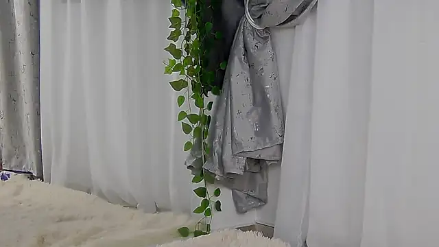 Snapshot of IsabelleEthan chatting on 10-17-25, 01:20 IsabelleEthan online show from 10-17-25, 01:20