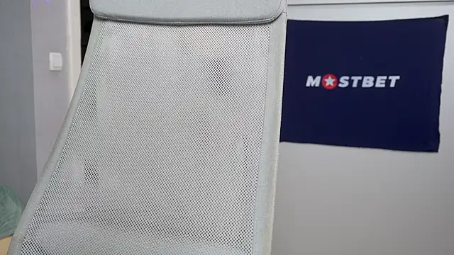 foxeslovefoxes online show from 01-28-25, 06:07