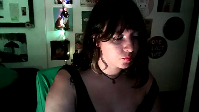 soynanabela28 online show from 03-22-25, 01:32