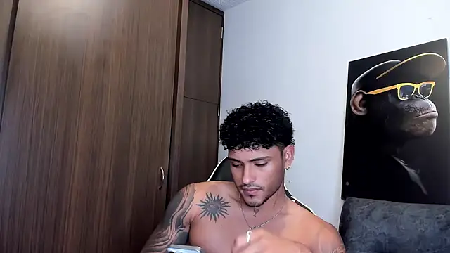 Snapshot of Alessandro_Vanni chatting on 03-10-25, 03:23 Alessandro Vanni online show from 03-10-25, 03:23