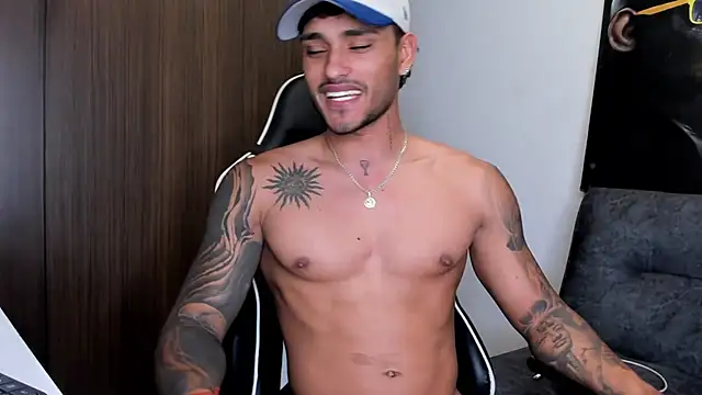 Snapshot of Alessandro_Vanni chatting on 03-10-25, 11:27 Alessandro Vanni online show from 03-10-25, 11:27