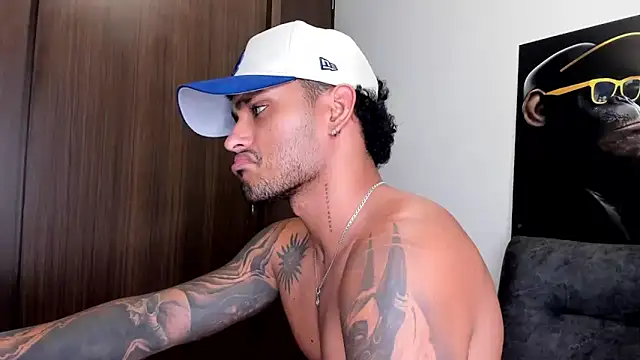 Snapshot of Alessandro_Vanni chatting on 03-11-25, 05:38 Alessandro Vanni online show from 03-11-25, 05:38