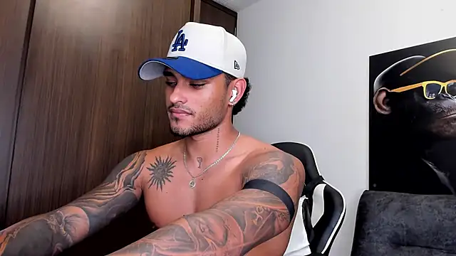 Snapshot of Alessandro_Vanni chatting on 03-12-25, 06:07 Alessandro Vanni online show from 03-12-25, 06:07