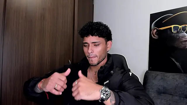 Snapshot of Alessandro_Vanni chatting on 03-13-25, 03:22 Alessandro Vanni online show from 03-13-25, 03:22