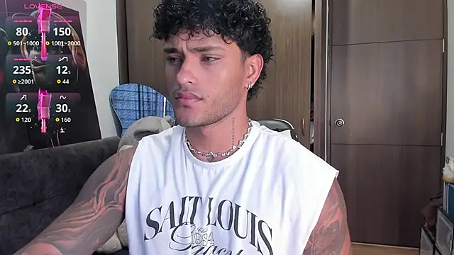 Snapshot of Alessandro_Vanni chatting on 11-10-25, 01:32 Alessandro Vanni online show from 11-10-25, 01:32