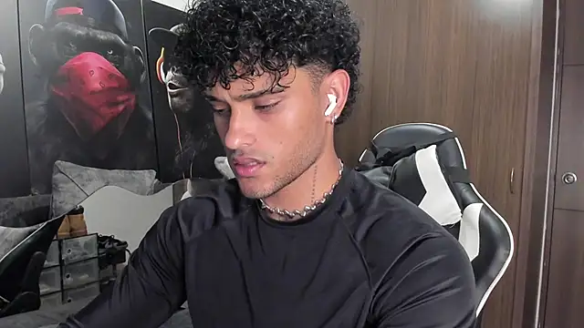 Snapshot of Alessandro_Vanni chatting on 11-25-25, 11:27 Alessandro Vanni online show from 11-25-25, 11:27