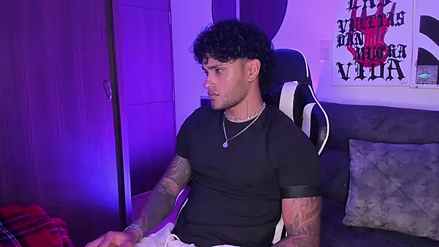 Alessandro Vanni online show from 04-24-26, 02:14