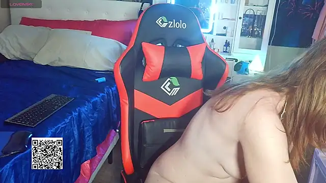 Snapshot of sugahfreeee chatting on 03-12-26, 05:24 sugahfreeee online show from 03-12-26, 05:24