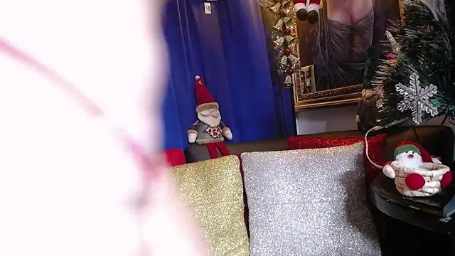 Snapshot of mia_beatles chatting on 12-20-25, 04:03 mia beatles online show from 12-20-25, 04:03