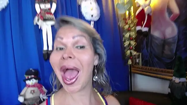 Snapshot of mia_beatles chatting on 12-22-25, 04:37 mia beatles online show from 12-22-25, 04:37