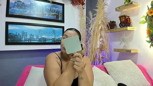 Snapshot of kagomme chatting on 01-08-26, 04:37 kagomme online show from 01-08-26, 04:37