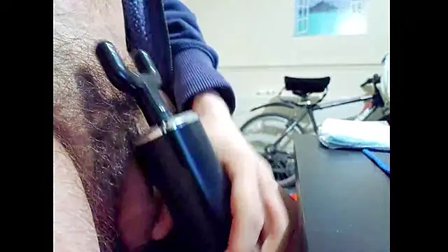 hairyuncut00 online show from 04-05-26, 02:42