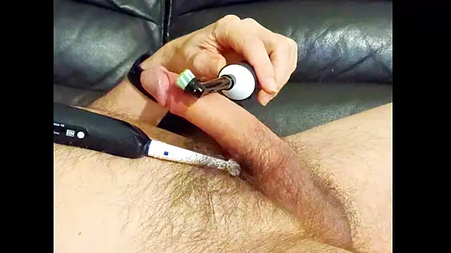 hairyuncut00 online show from 04-16-26, 08:48