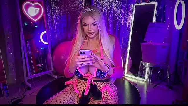 Snapshot of bimbotwerkqueen chatting on 02-08-25, 02:15 bimbotwerkqueen online show from 02-08-25, 02:15