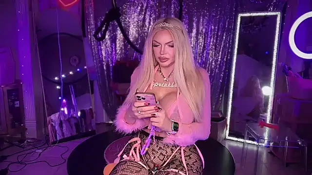 Snapshot of bimbotwerkqueen chatting on 09-12-25, 11:15 bimbotwerkqueen online show from 09-12-25, 11:15