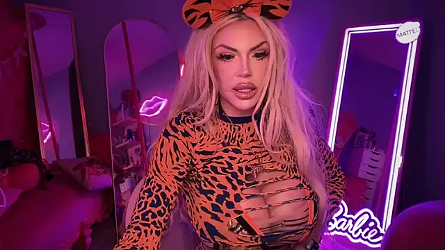 Snapshot of bimbotwerkqueen chatting on 11-01-25, 10:39 bimbotwerkqueen online show from 11-01-25, 10:39