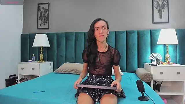 Snapshot of Karol_fenixx chatting on 02-04-25, 09:38 Karol fenixx online show from 02-04-25, 09:38