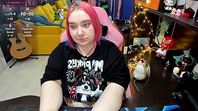 Softie Sofy online show from 01-22-25, 05:16