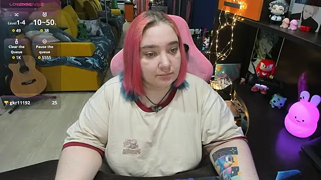 Softie Sofy online show from 02-14-25, 02:50