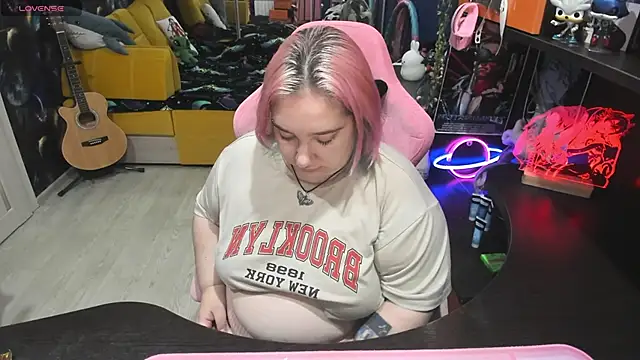 Softie Sofy online show from 09-10-25, 01:38