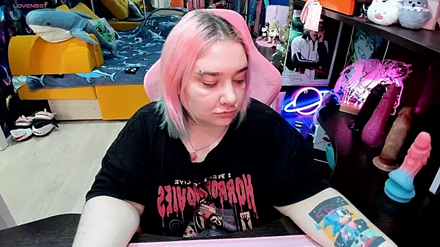 Softie Sofy online show from 02-21-26, 03:18