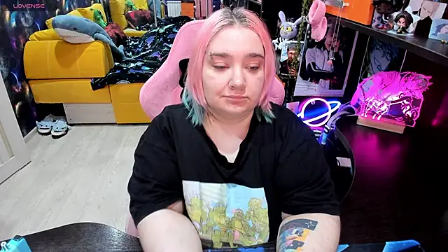 Softie Sofy online show from 04-24-26, 12:35