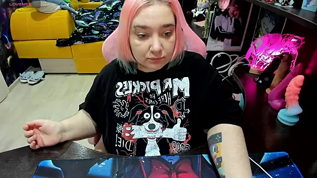 Softie Sofy online show from 04-26-26, 12:08