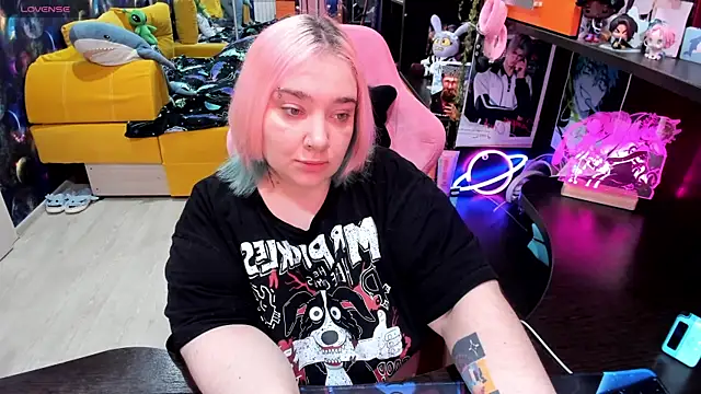 Softie Sofy online show from 04-27-26, 02:31