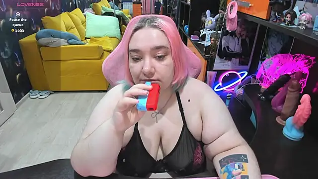 Snapshot of Softie_Sofy chatting on 05-13-26, 03:48 Softie Sofy online show from 05-13-26, 03:48
