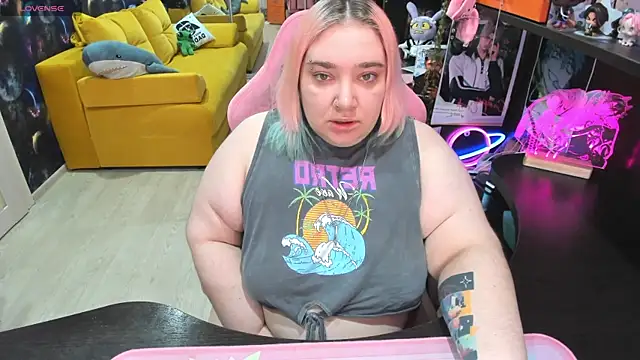 Snapshot of Softie_Sofy chatting on 06-05-26, 02:29 Softie Sofy online show from 06-05-26, 02:29