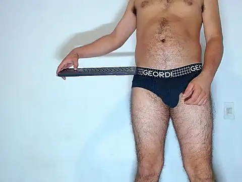 Snapshot of ares_sexxx chatting on 12-18-24, 12:18 ares sexxx online show from 12-18-24, 12:18