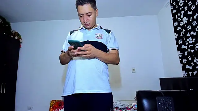 Snapshot of ares_sexxx chatting on 09-09-25, 01:49 ares sexxx online show from 09-09-25, 01:49