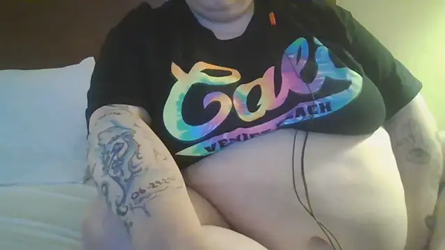 Snapshot of Ladyofmystery chatting on 12-28-24, 09:20 Ladyofmystery online show from 12-28-24, 09:20