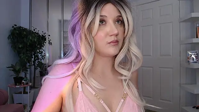 Snapshot of GoddessEmmy chatting on 03-05-26, 09:22 GoddessEmmy online show from 03-05-26, 09:22