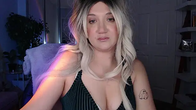 Snapshot of GoddessEmmy chatting on 03-15-26, 03:12 GoddessEmmy online show from 03-15-26, 03:12