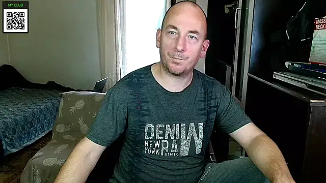 Snapshot of Johan___Barker chatting on 12-07-24, 12:02 Johan Barker online show from 12-07-24, 12:02